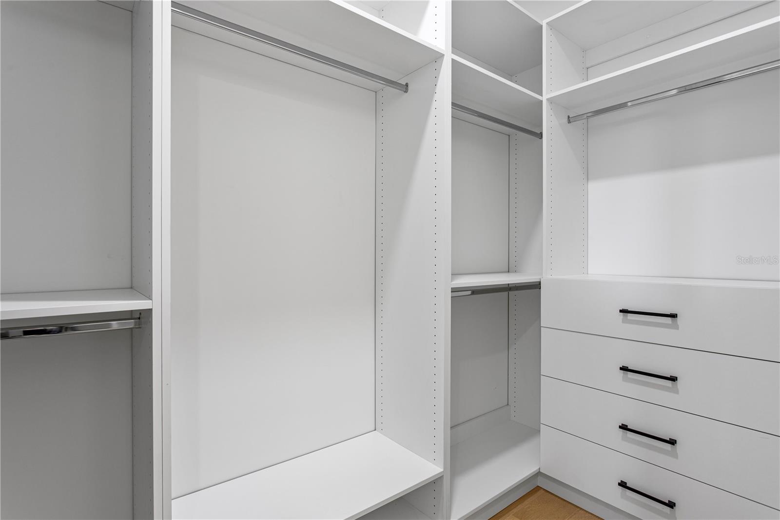 MAC FARLANE PARK - Residential Lease