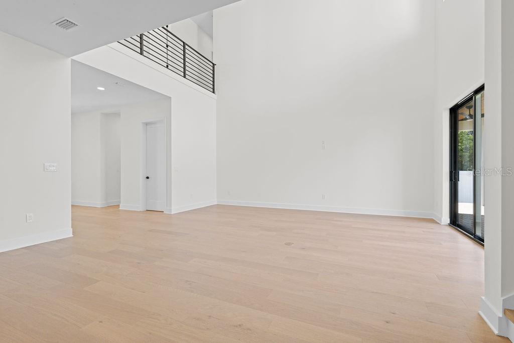 MAC FARLANE PARK - Residential Lease