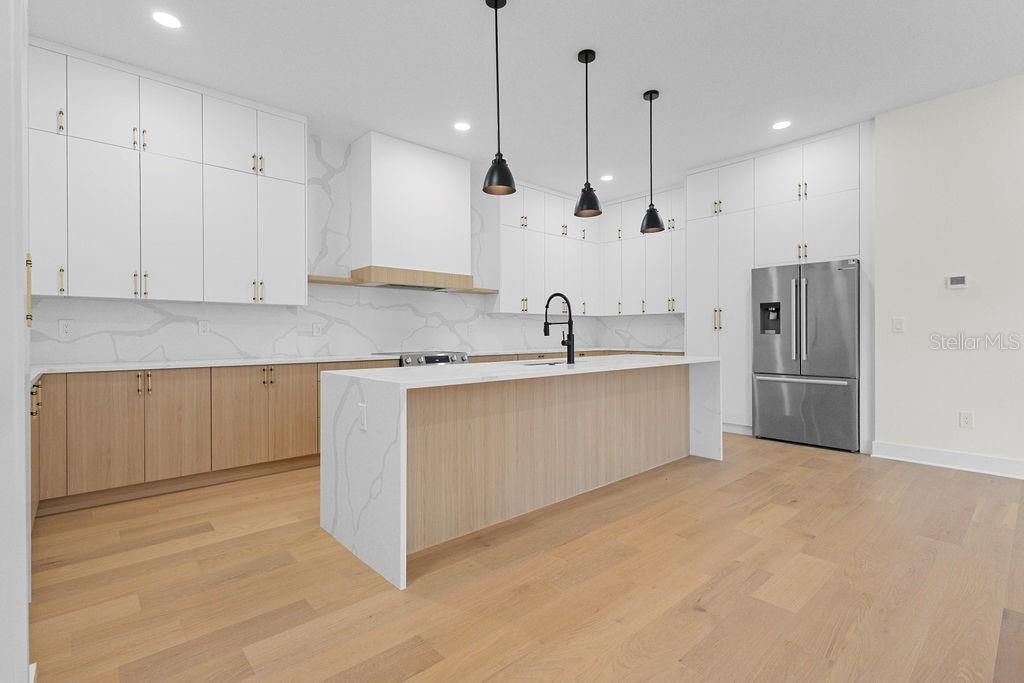 MAC FARLANE PARK - Residential Lease