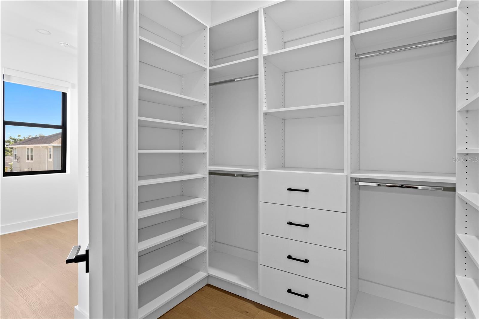 MAC FARLANE PARK - Residential Lease