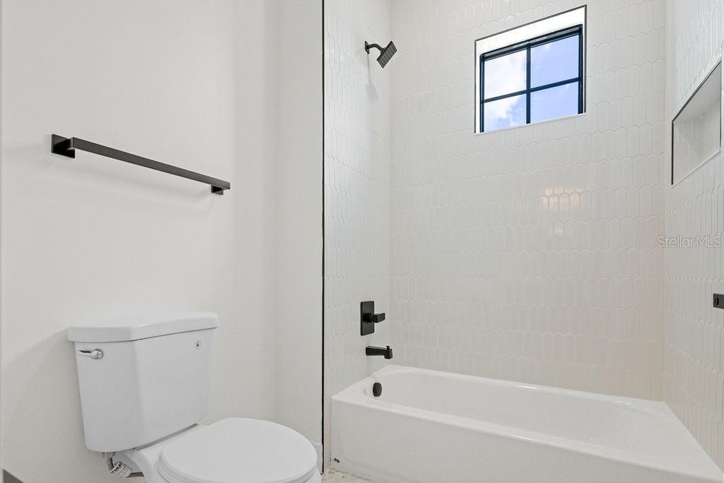 MAC FARLANE PARK - Residential Lease