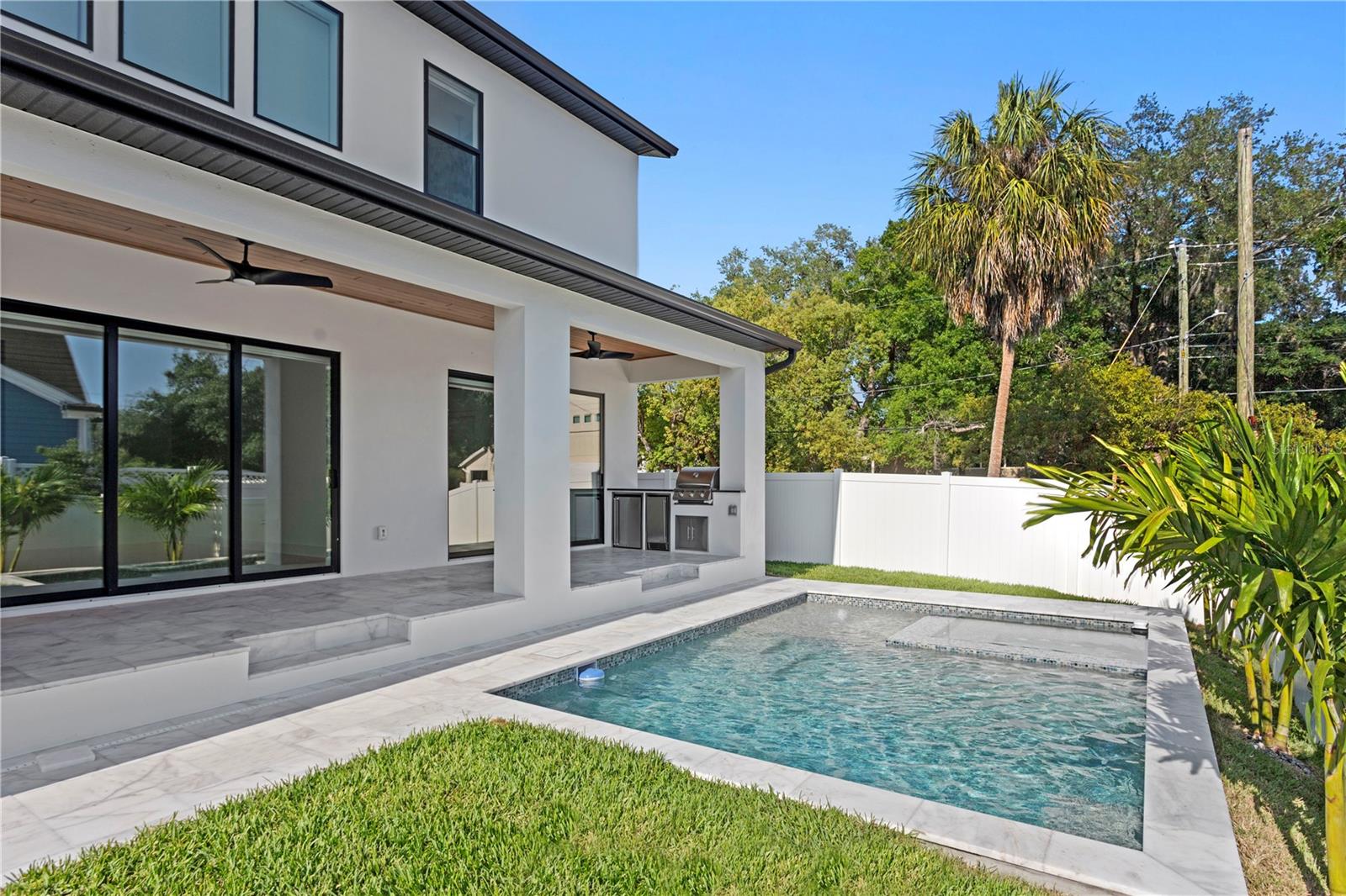 MAC FARLANE PARK - Residential Lease