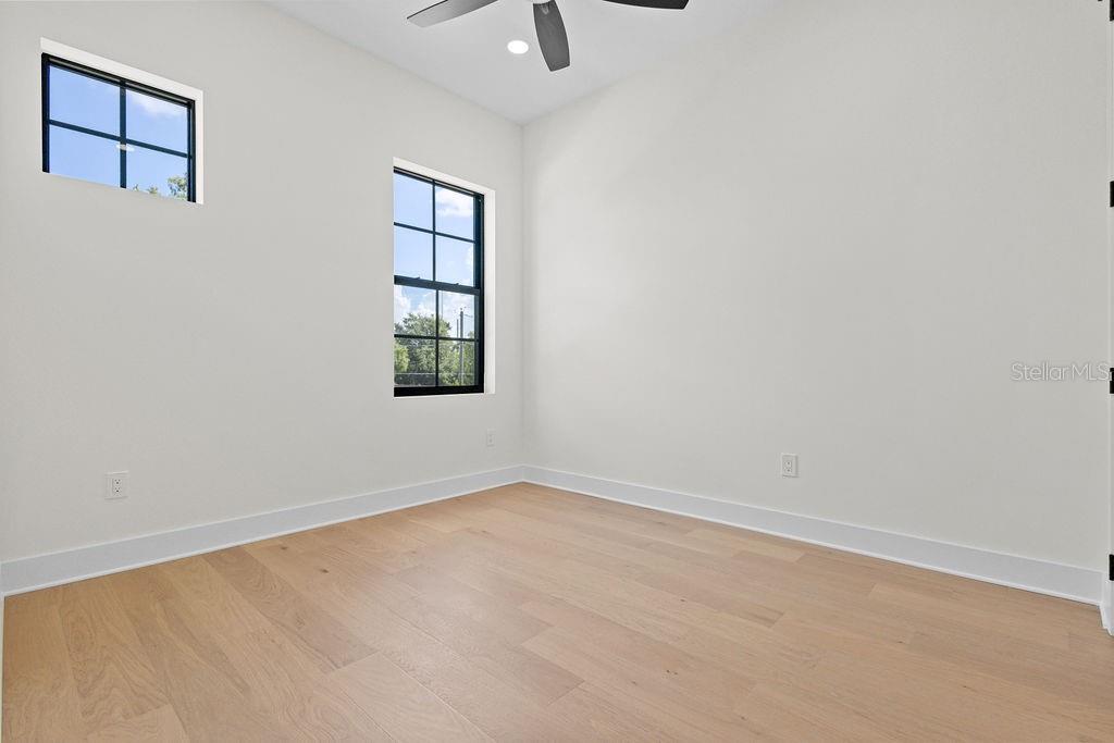 MAC FARLANE PARK - Residential Lease