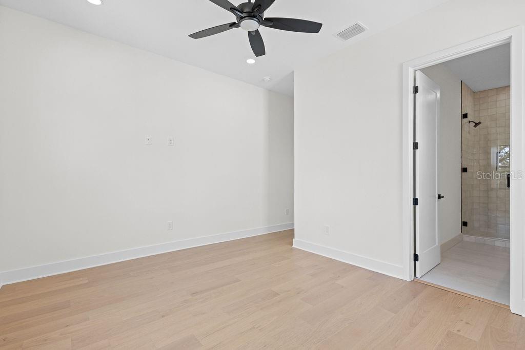 MAC FARLANE PARK - Residential Lease