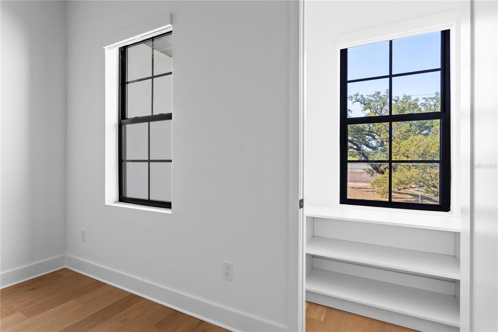 MAC FARLANE PARK - Residential Lease