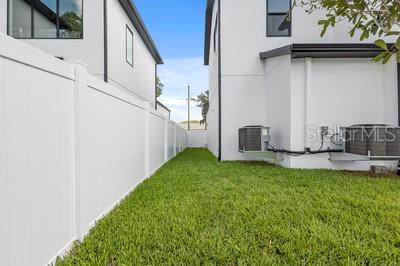MAC FARLANE PARK - Residential Lease