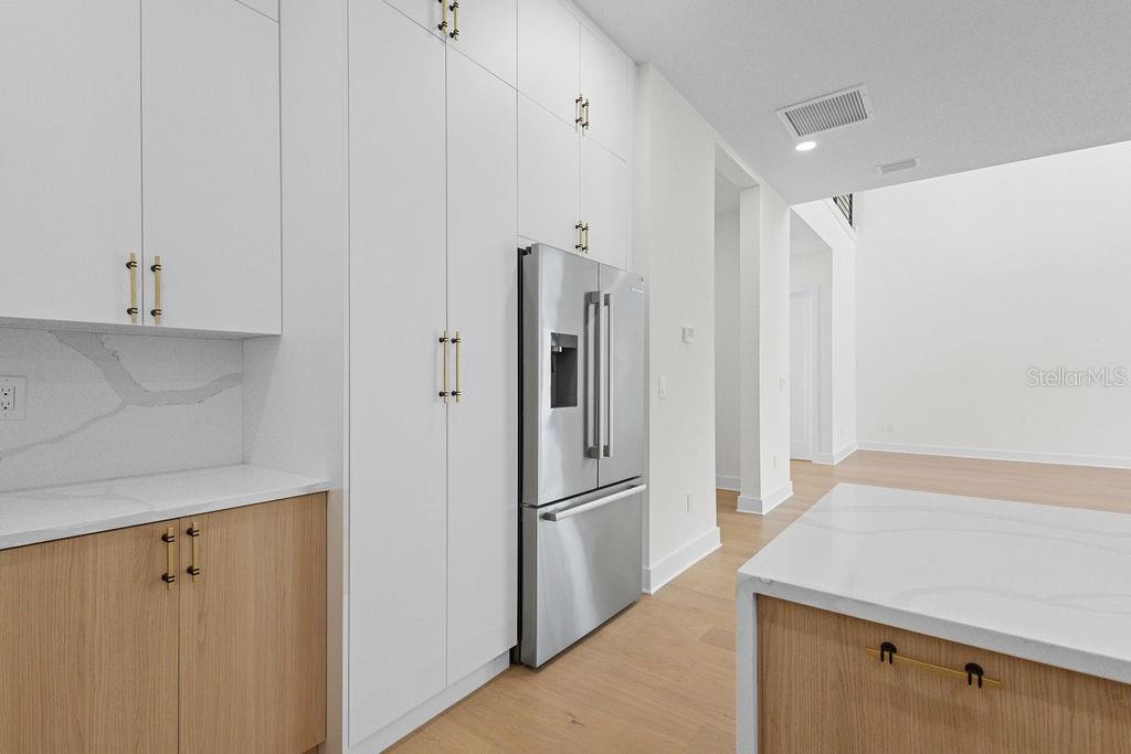 MAC FARLANE PARK - Residential Lease