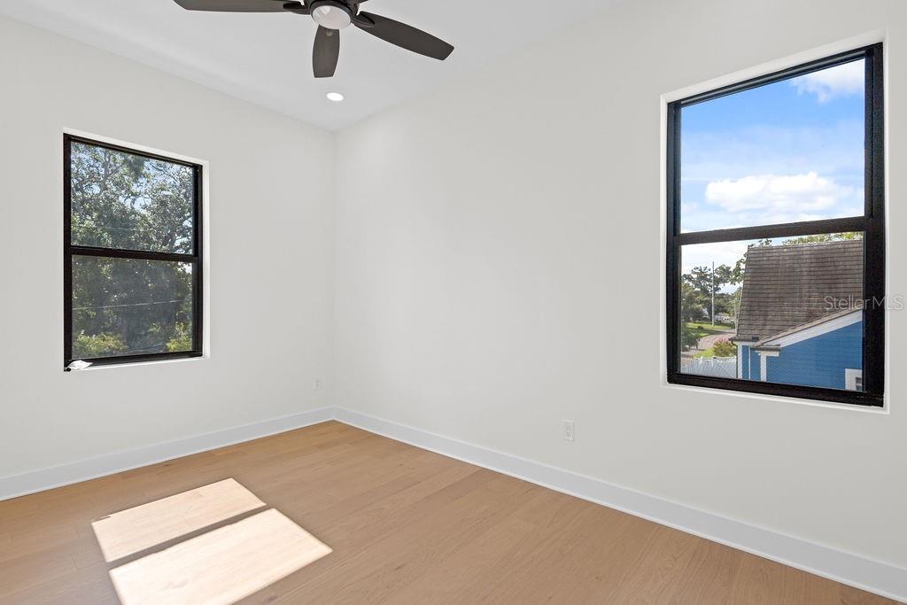 MAC FARLANE PARK - Residential Lease