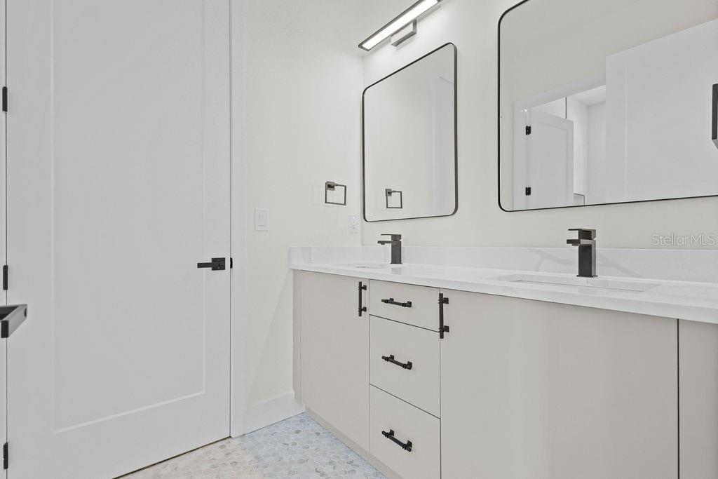 MAC FARLANE PARK - Residential Lease