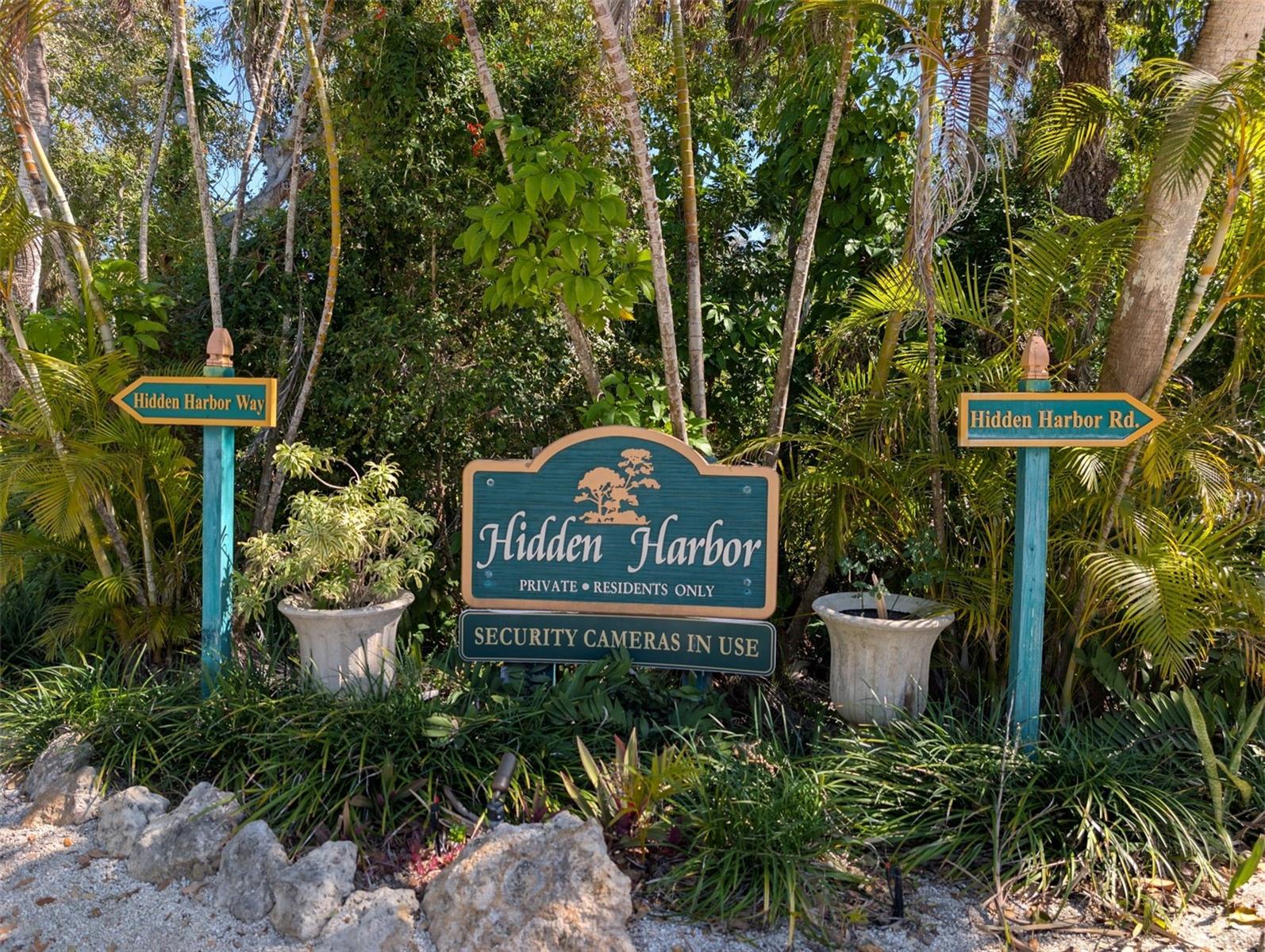 HIDDEN HARBOR - Residential