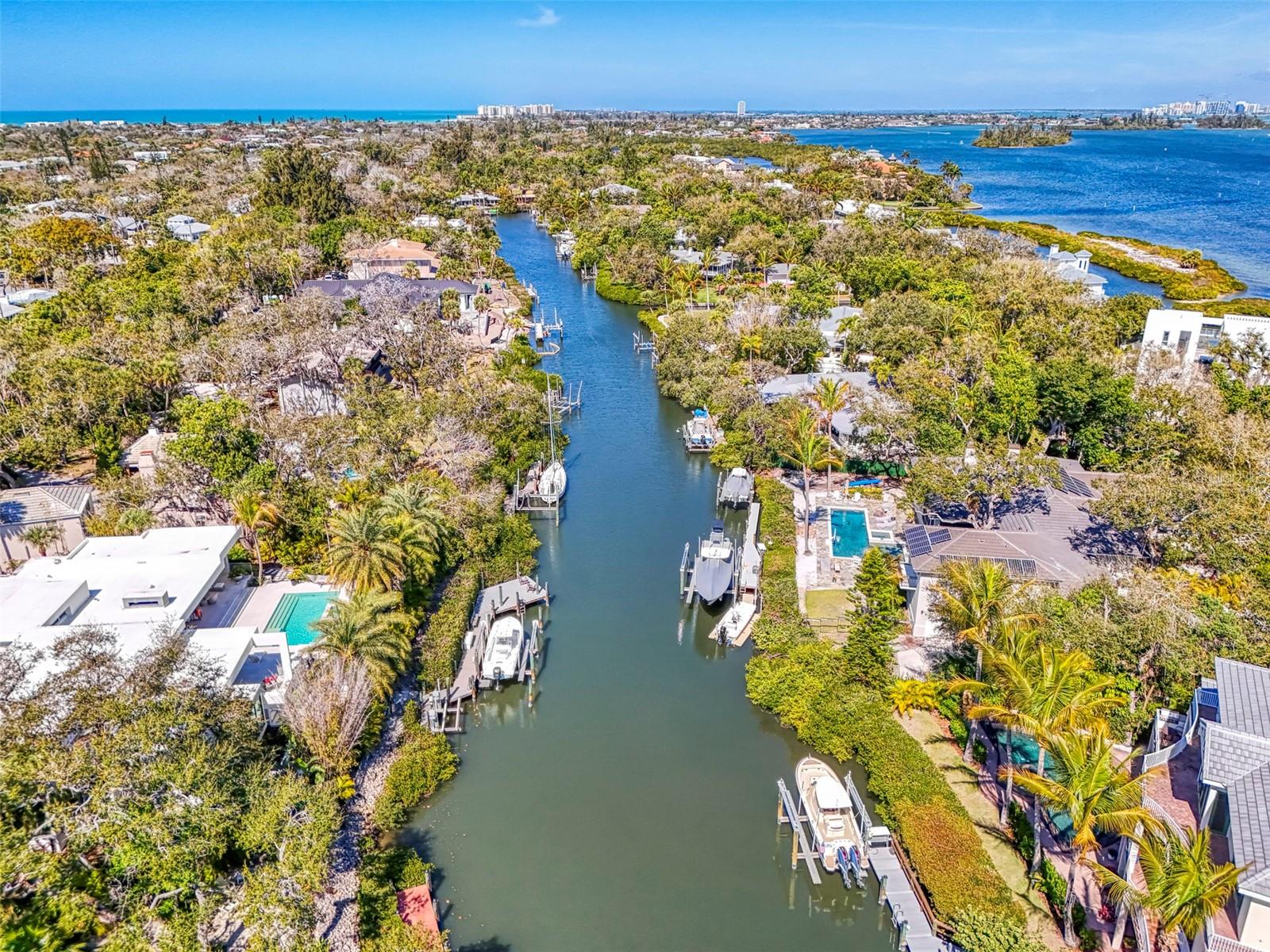 HIDDEN HARBOR - Residential