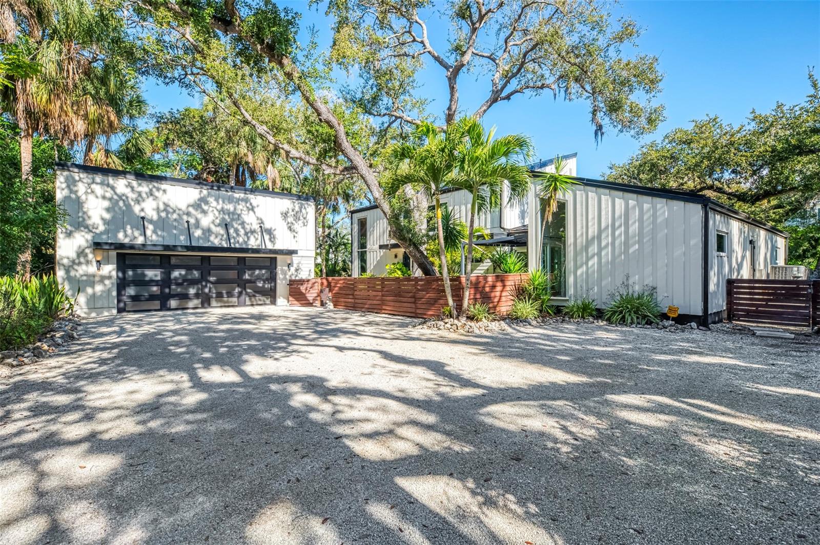 HIDDEN HARBOR - Residential