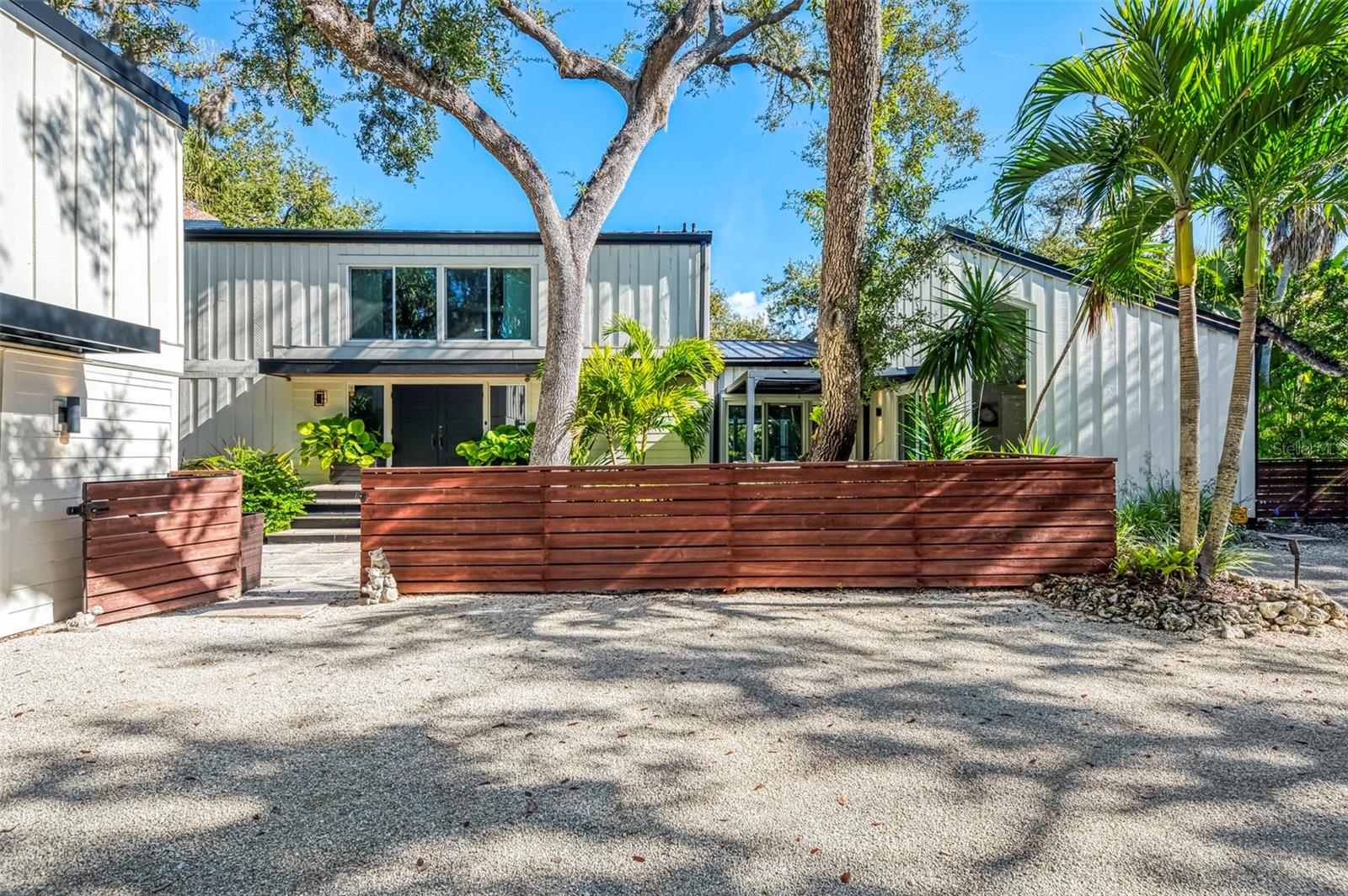 HIDDEN HARBOR - Residential