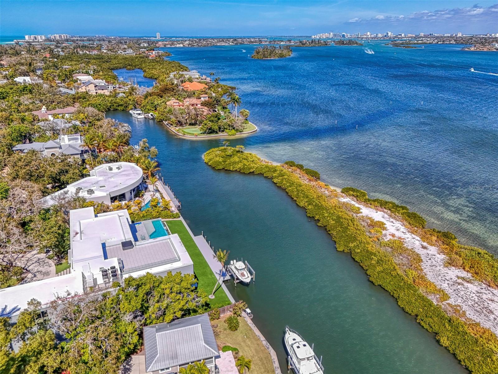 HIDDEN HARBOR - Residential