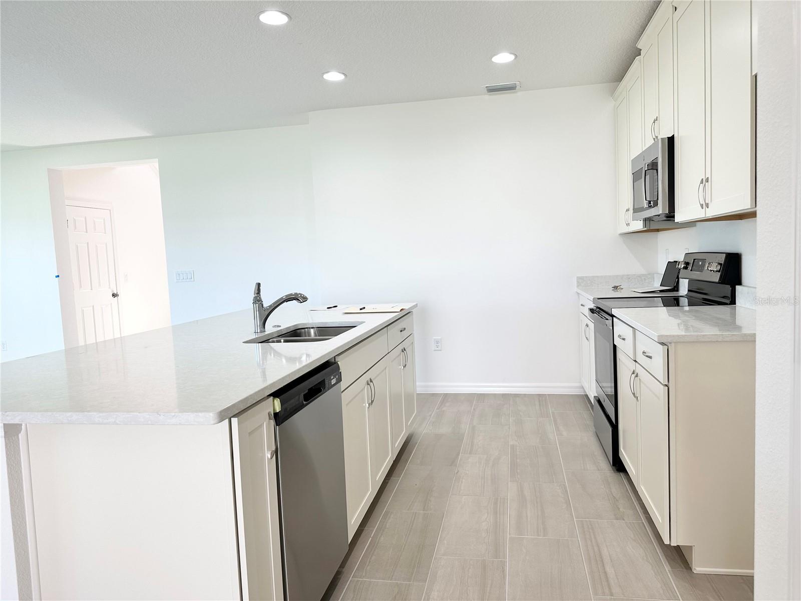 LEGACY LNDGS - Residential Lease