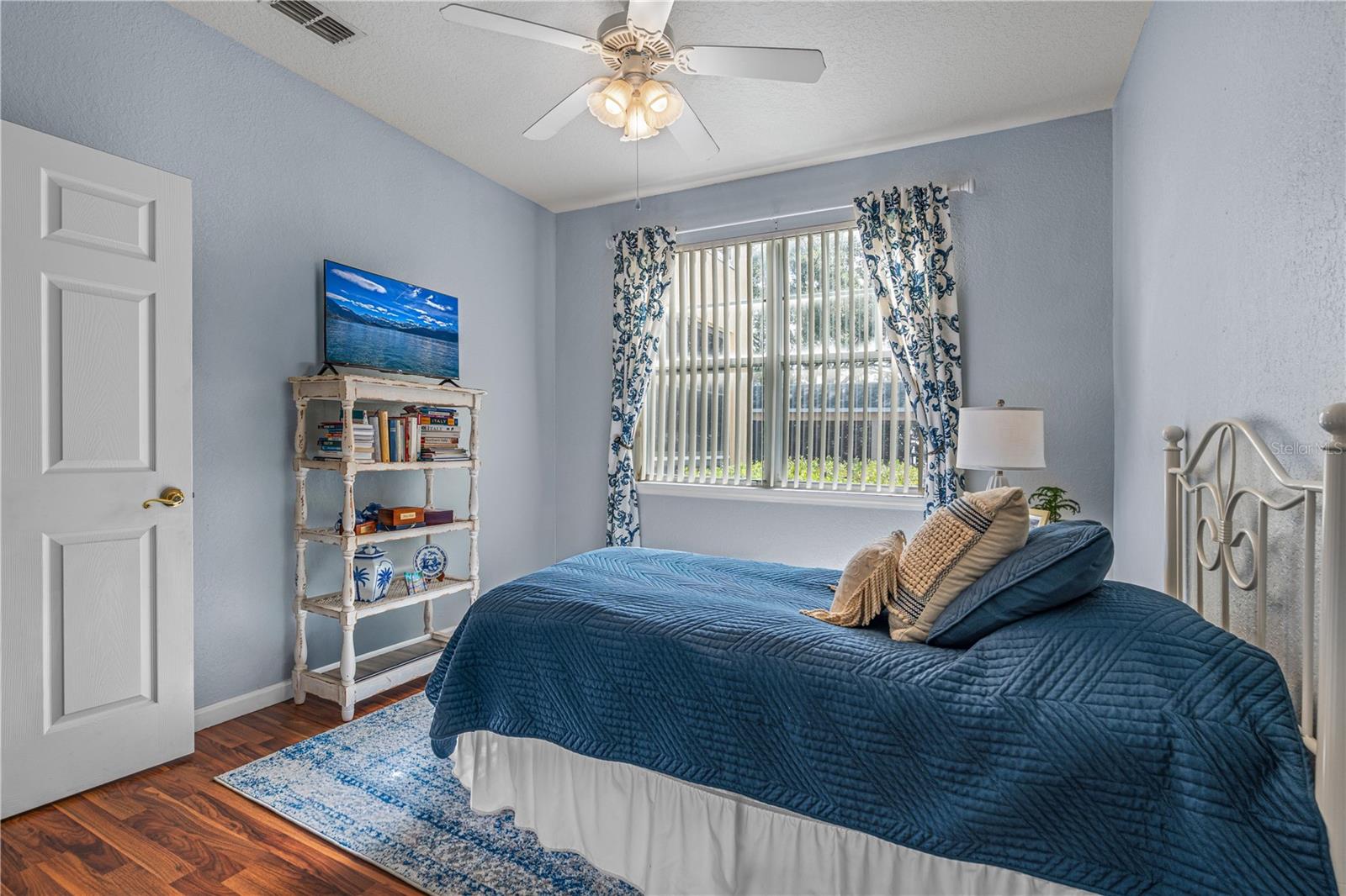 WHISPERING WOODS - Residential