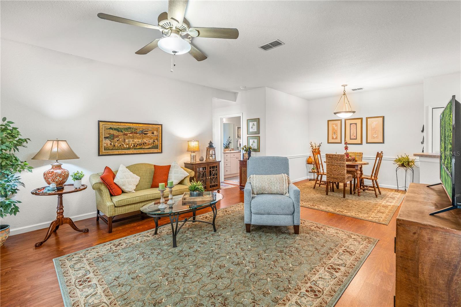 WHISPERING WOODS - Residential