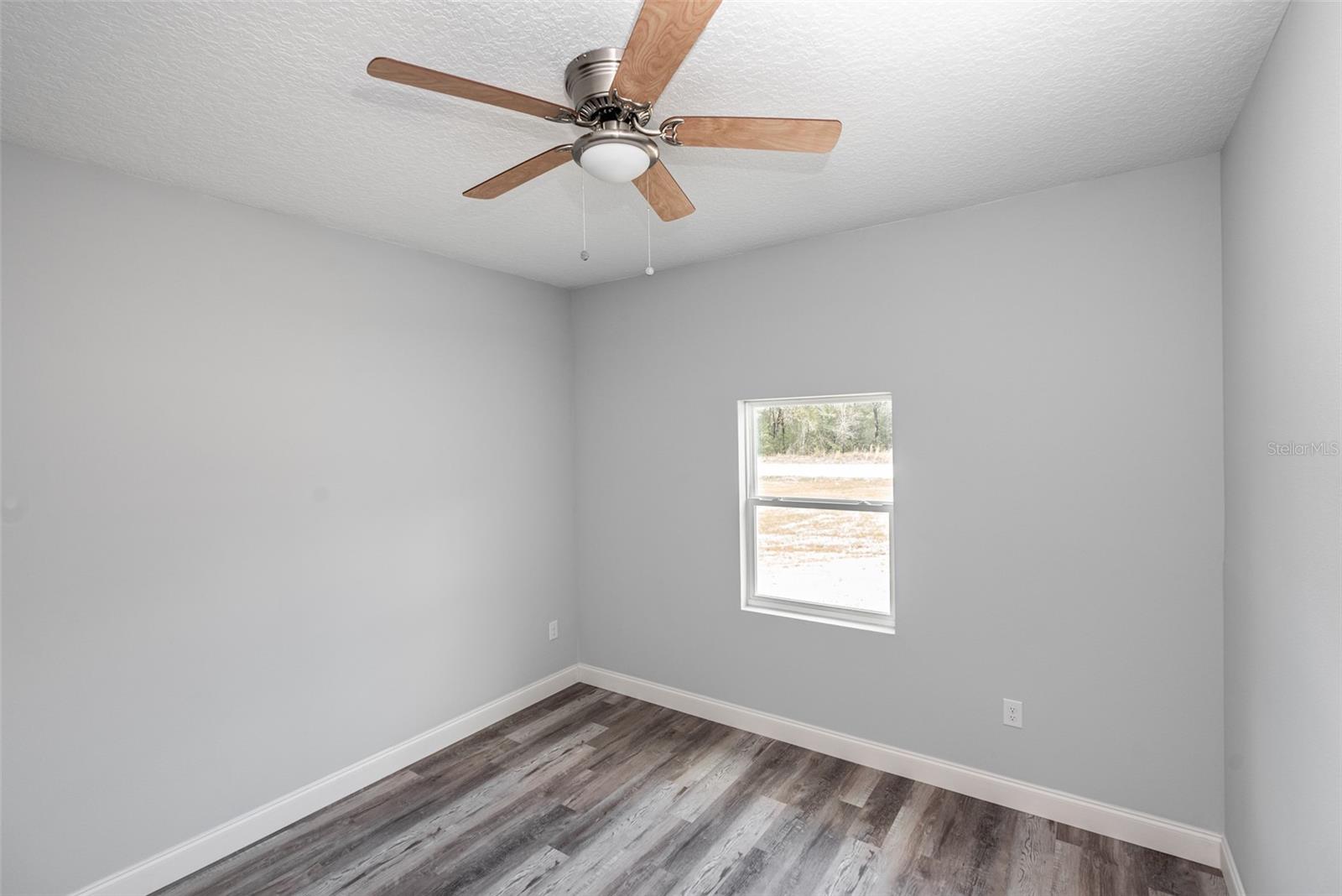 WALK IN WATER LAKE ESTATES PH 03 - Residential