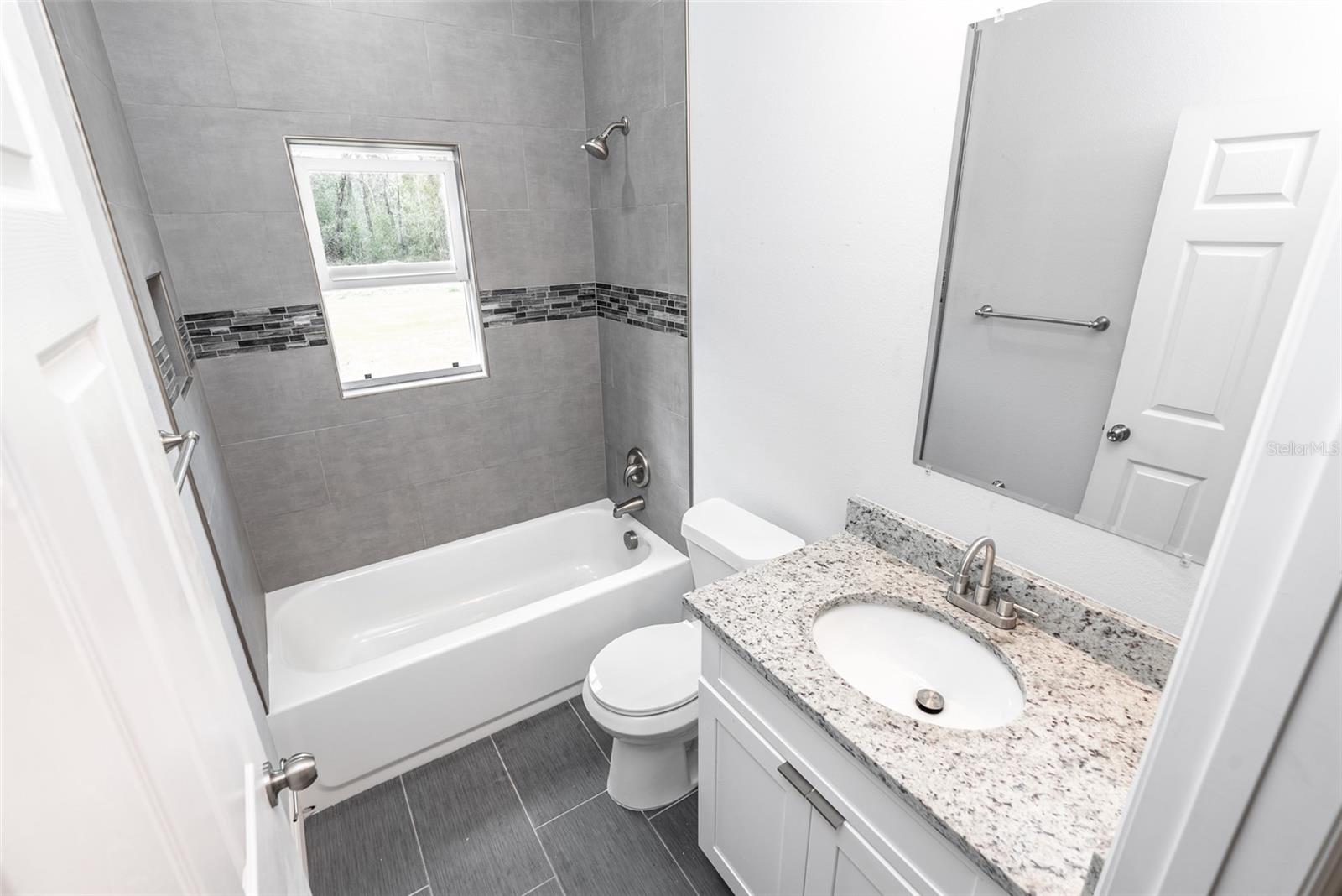WALK IN WATER LAKE ESTATES PH 03 - Residential