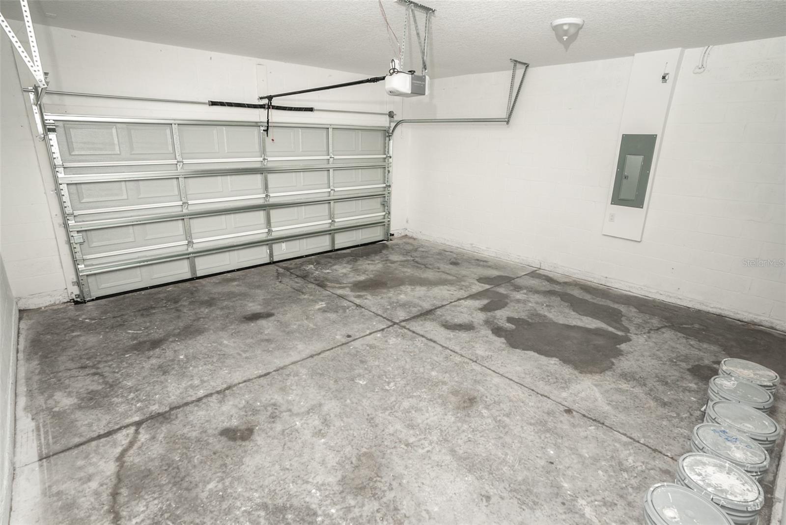 WALK IN WATER LAKE ESTATES PH 03 - Residential