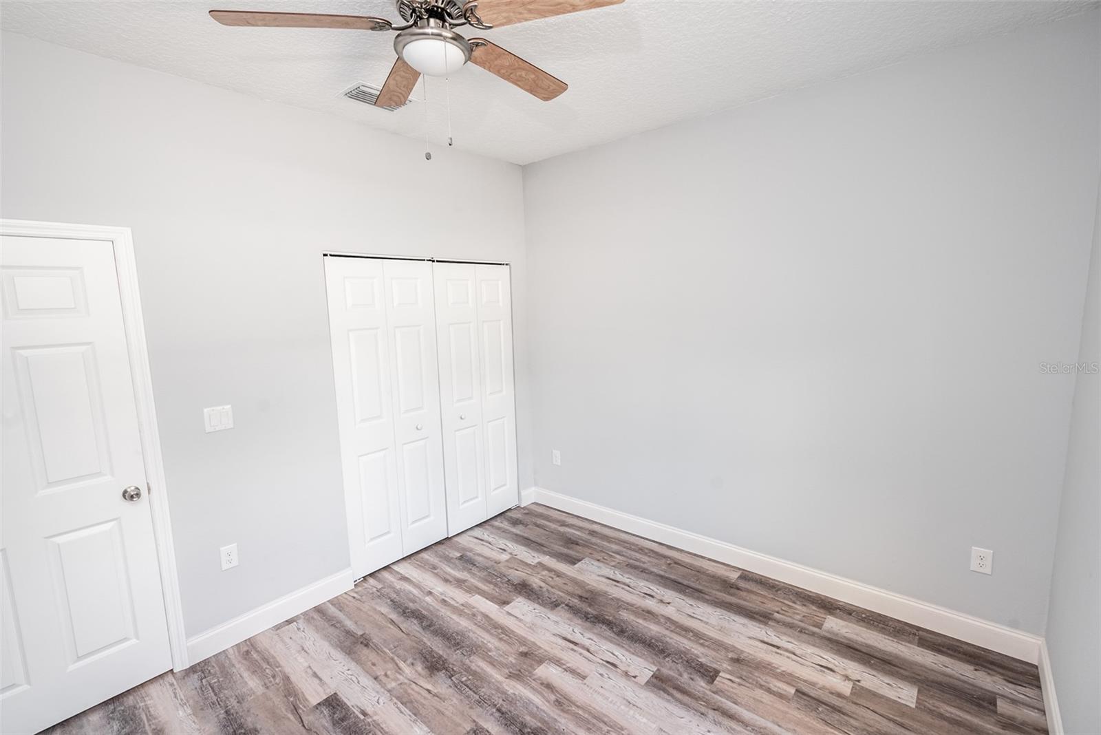 WALK IN WATER LAKE ESTATES PH 03 - Residential
