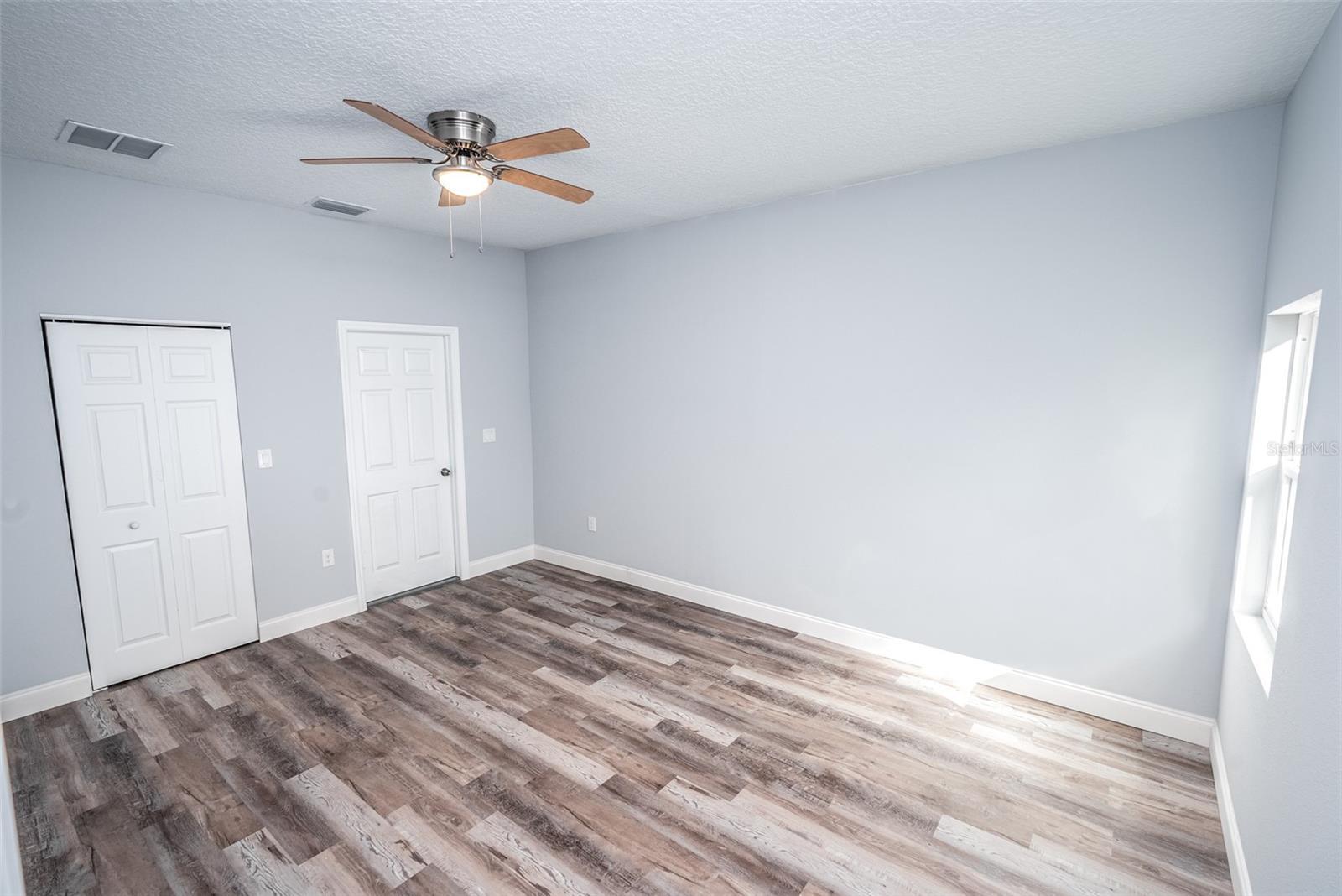 WALK IN WATER LAKE ESTATES PH 03 - Residential