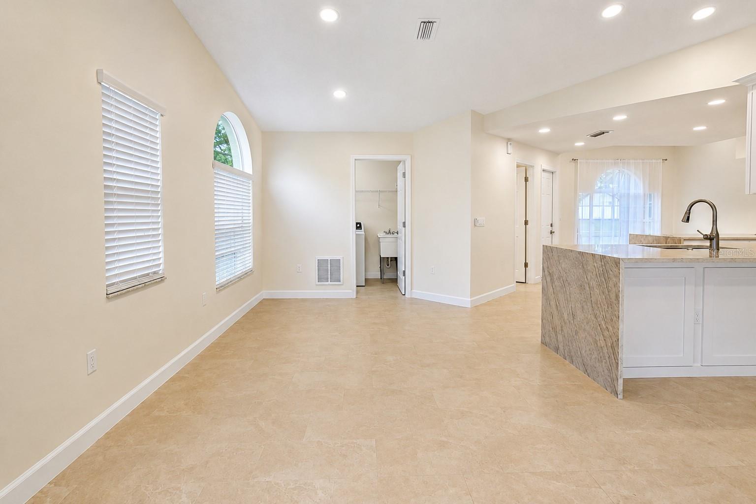 TWIN LAKE - Residential Lease