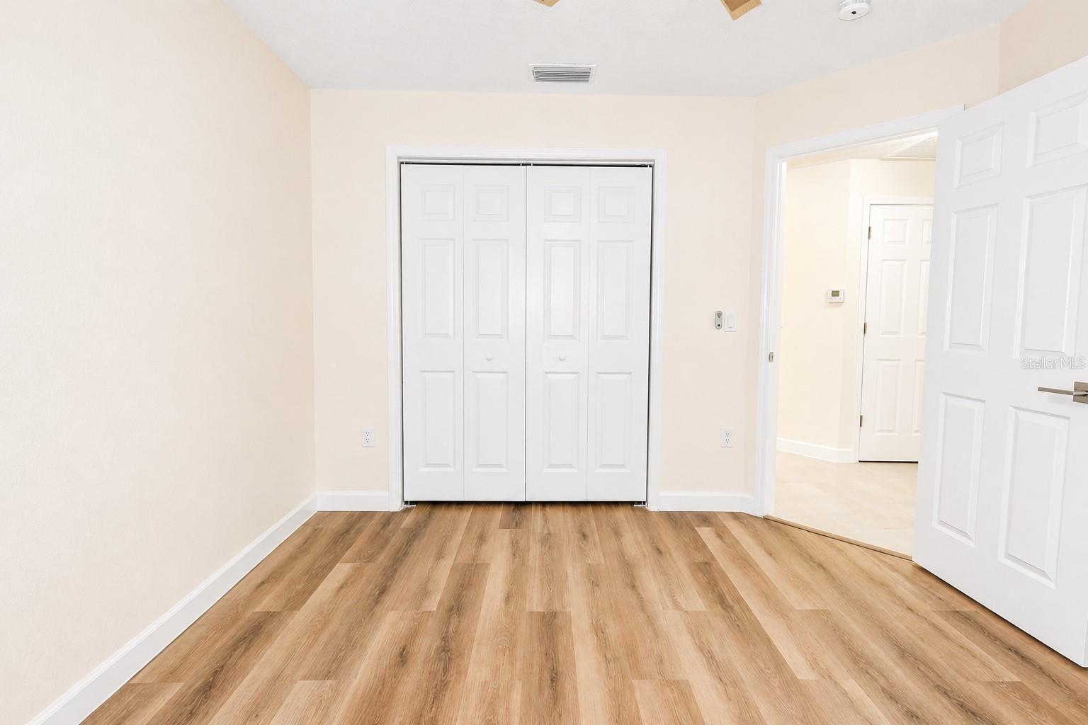 TWIN LAKE - Residential Lease