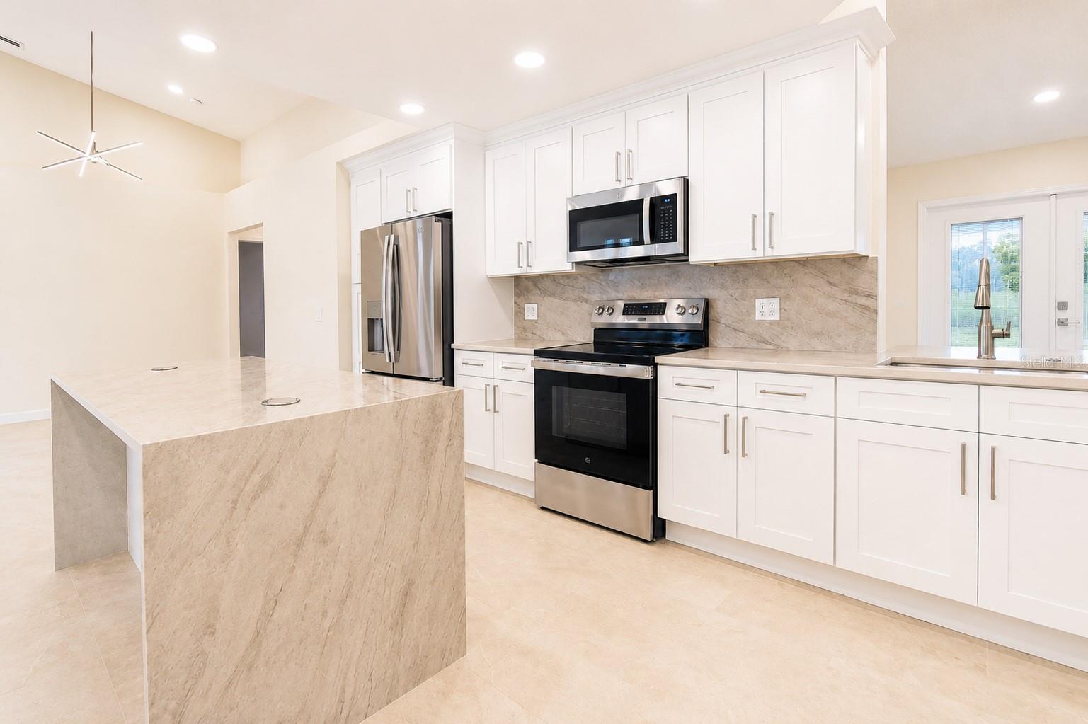 TWIN LAKE - Residential Lease