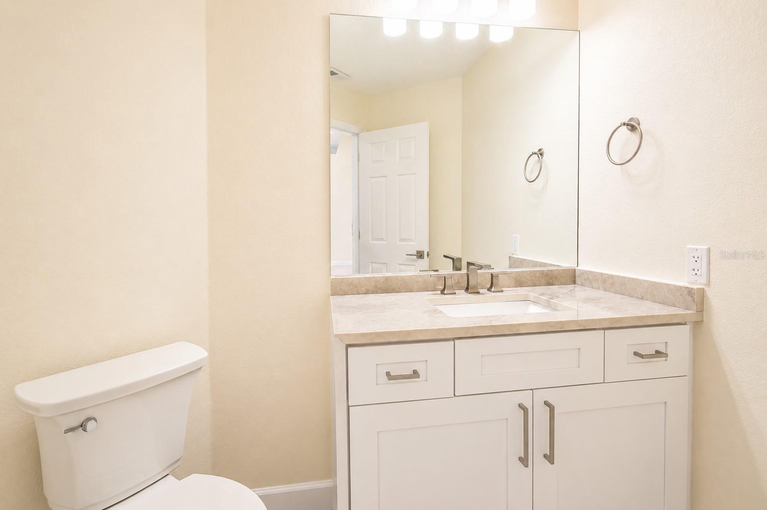 TWIN LAKE - Residential Lease