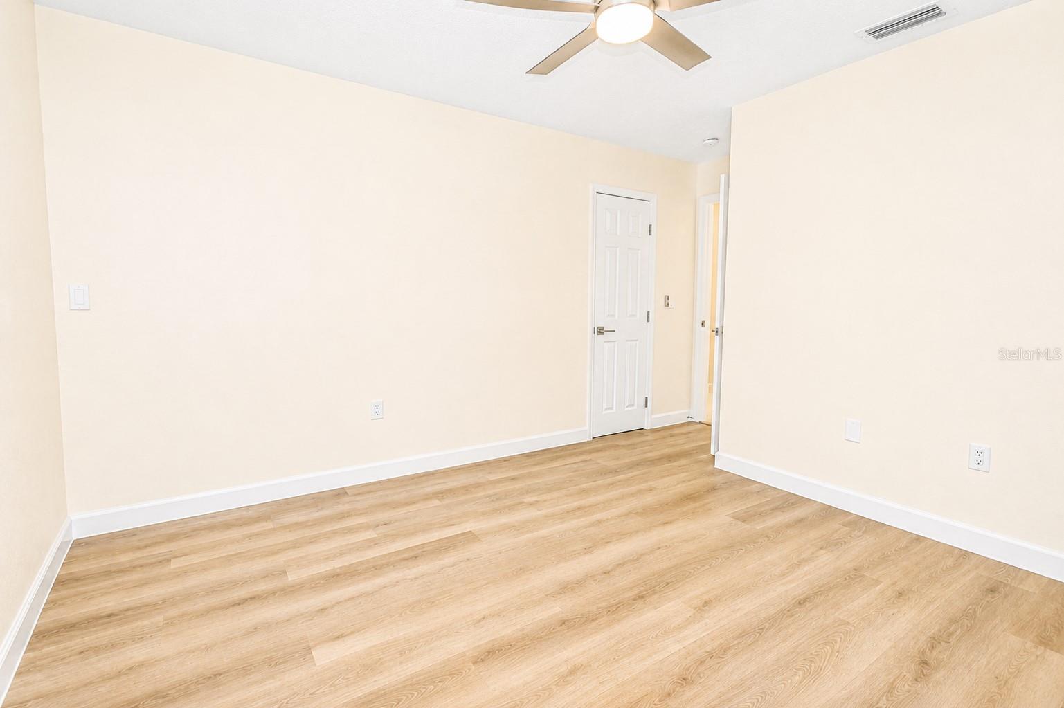 TWIN LAKE - Residential Lease