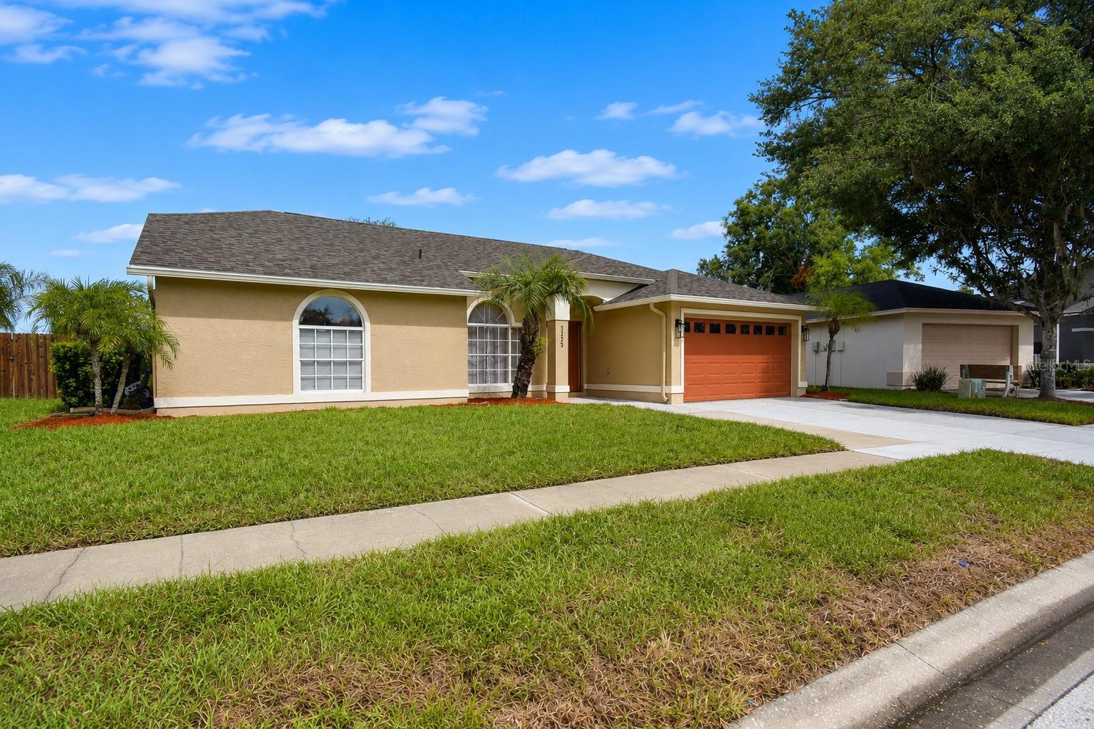TWIN LAKE - Residential Lease
