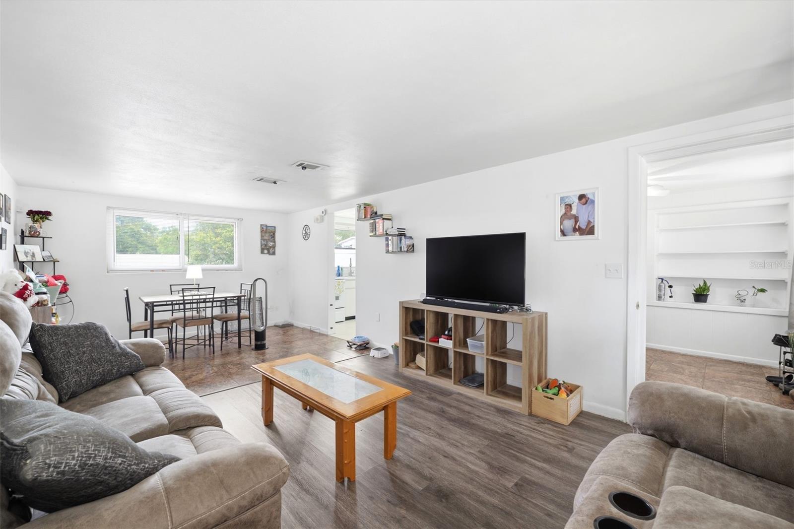 BEVERLY HILLS UNIT 03 - Residential