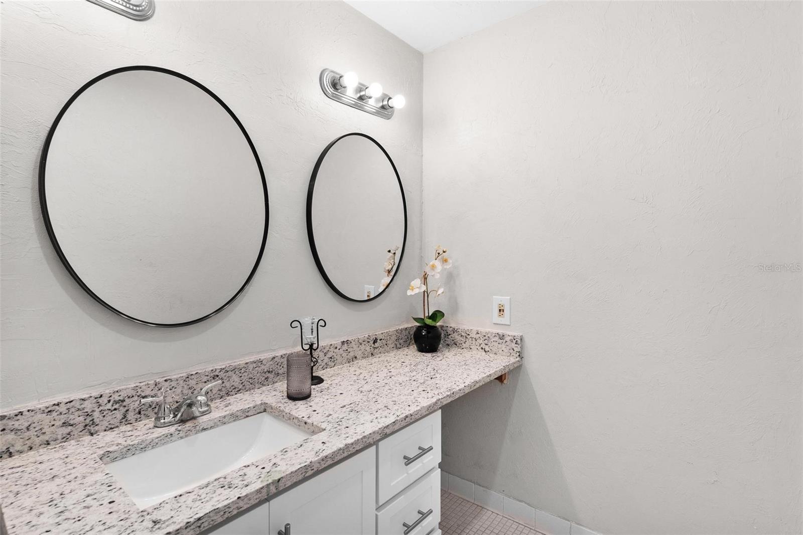 SANDALWOOD CONDO - Residential