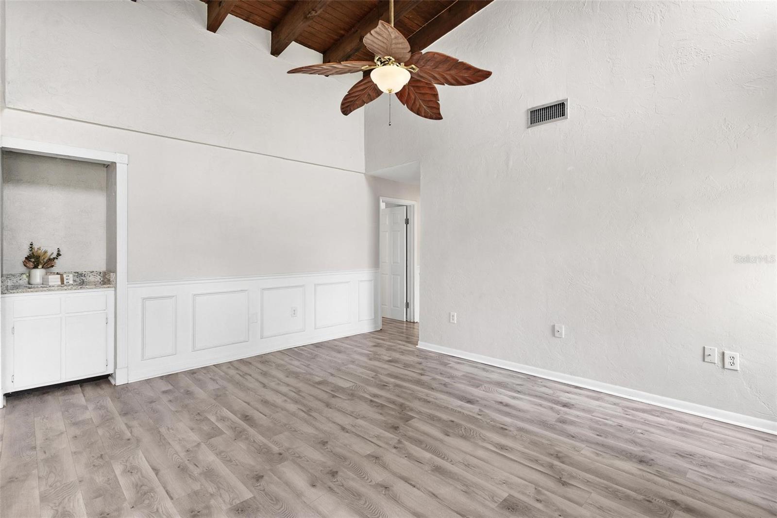 SANDALWOOD CONDO - Residential