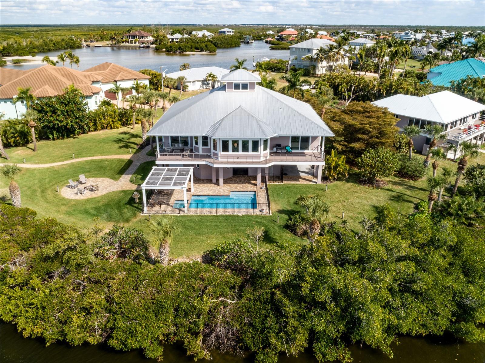PIRATE HARBOR 01 - Residential