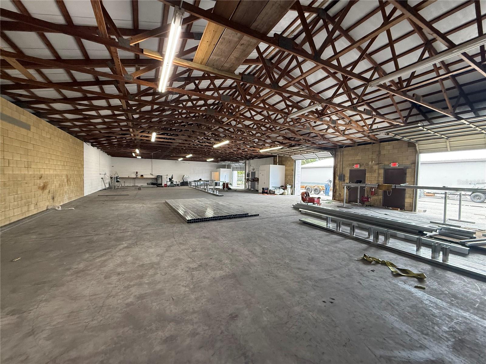 14TH STREET INDUST PARK - Commercial Lease