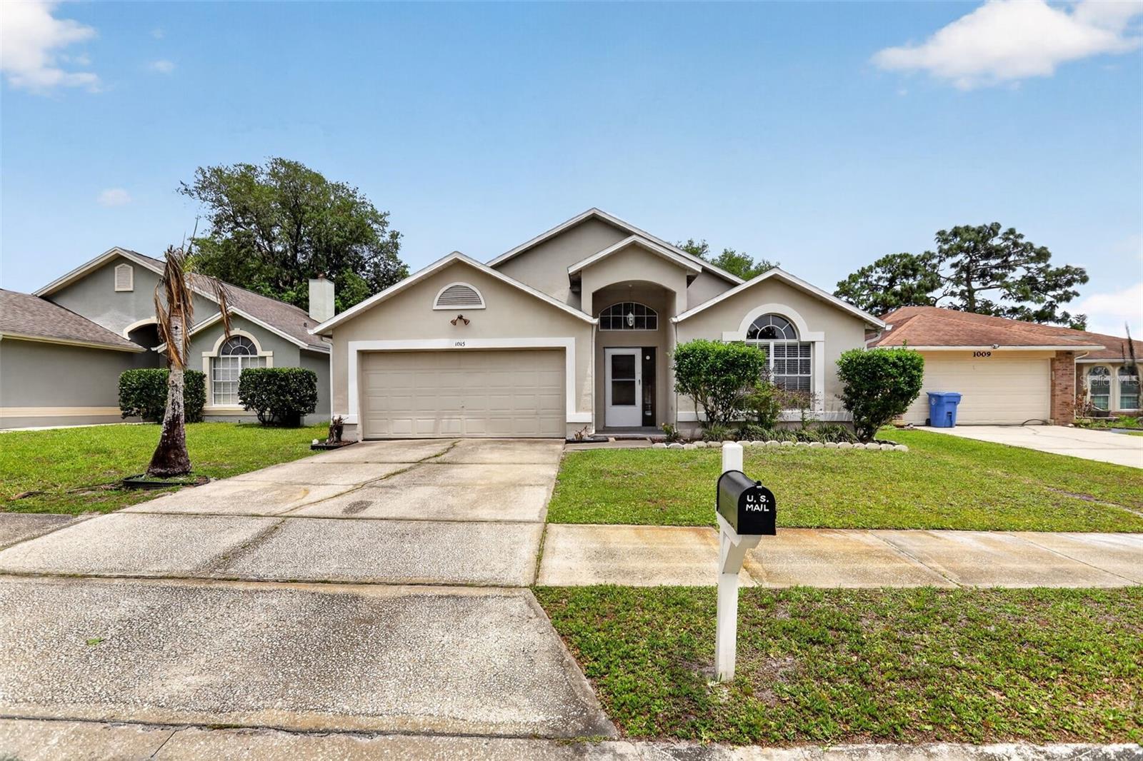 CHECK OUT THIS Investor special in Alafaya Woods! This 3-bedroom, 2-bath home is in a prime East Orlando location just minutes from UCF, Seminole State College, and Full Sail University. Easy access to SR-417, Waterford Lakes, Oviedo on the Park, shopping, dining, and everyday conveniences makes this an attractive rental location. A great opportunity to add another property to your portfolio in an area with consistent demand. Don't miss it!