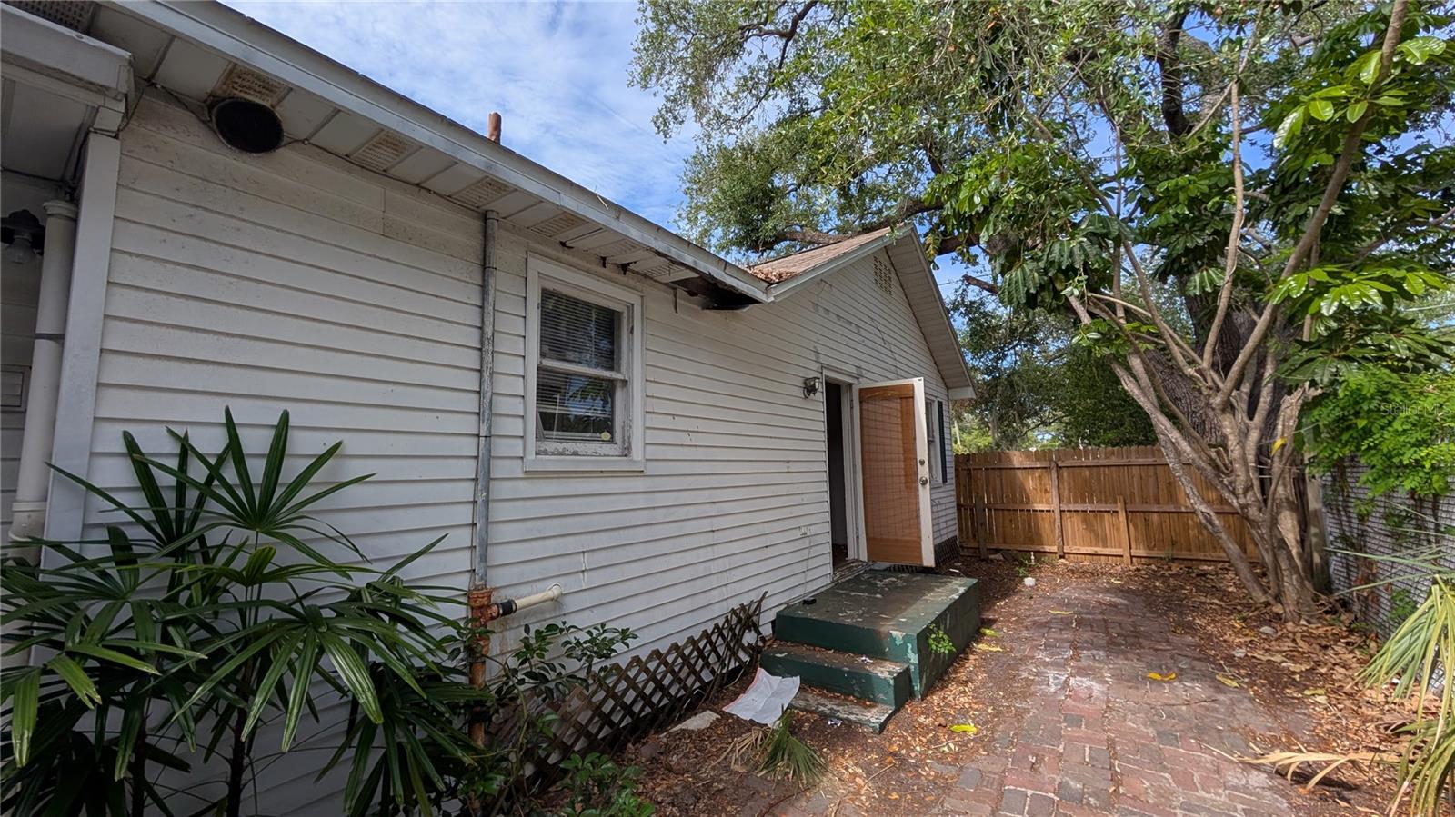 BUNGALOW CITY - Residential Income