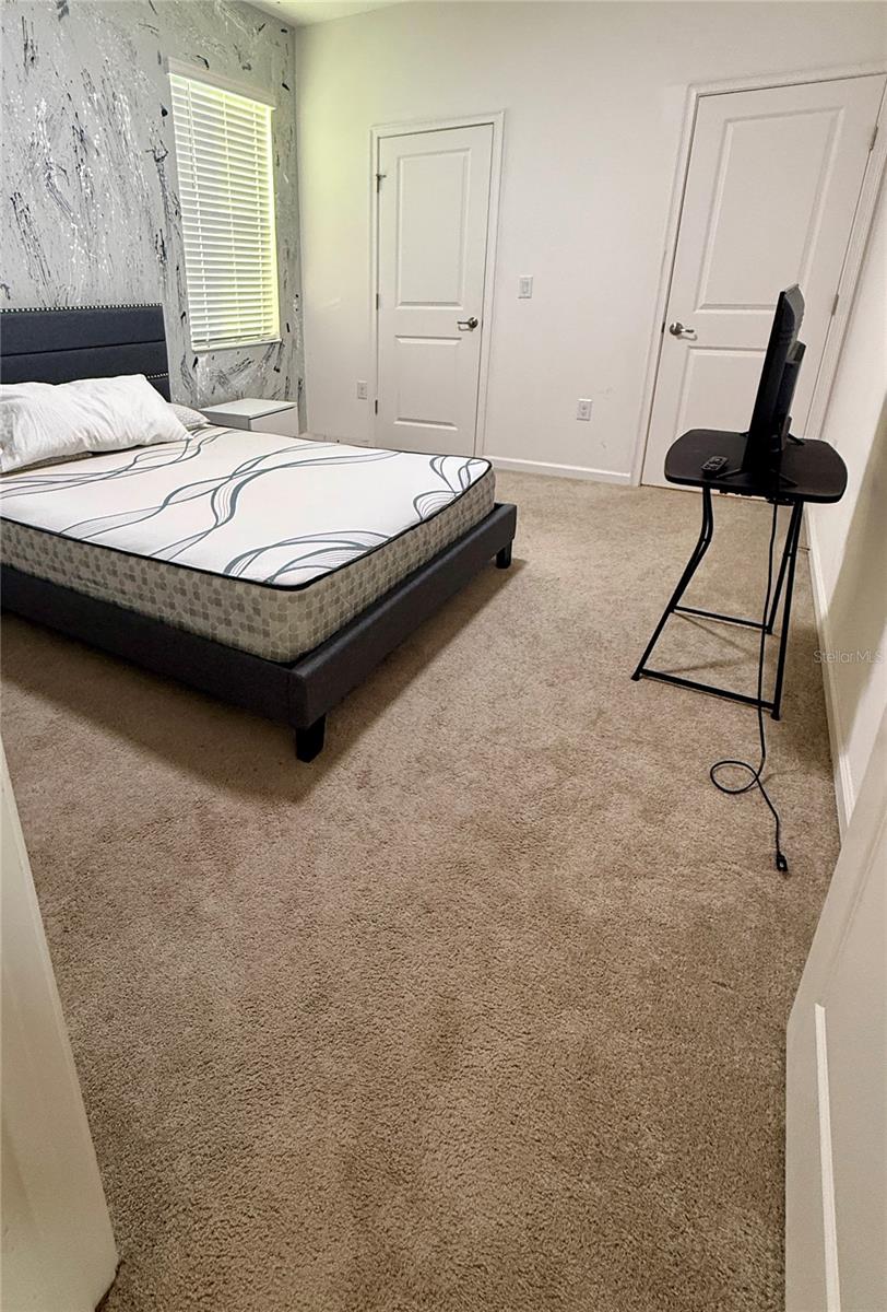 GOLDEN RDG - Residential Lease