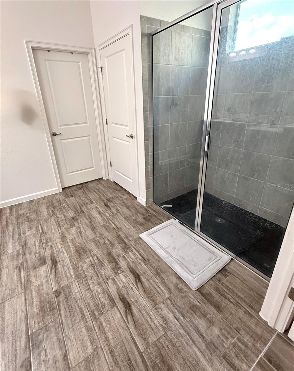 GOLDEN RDG - Residential Lease