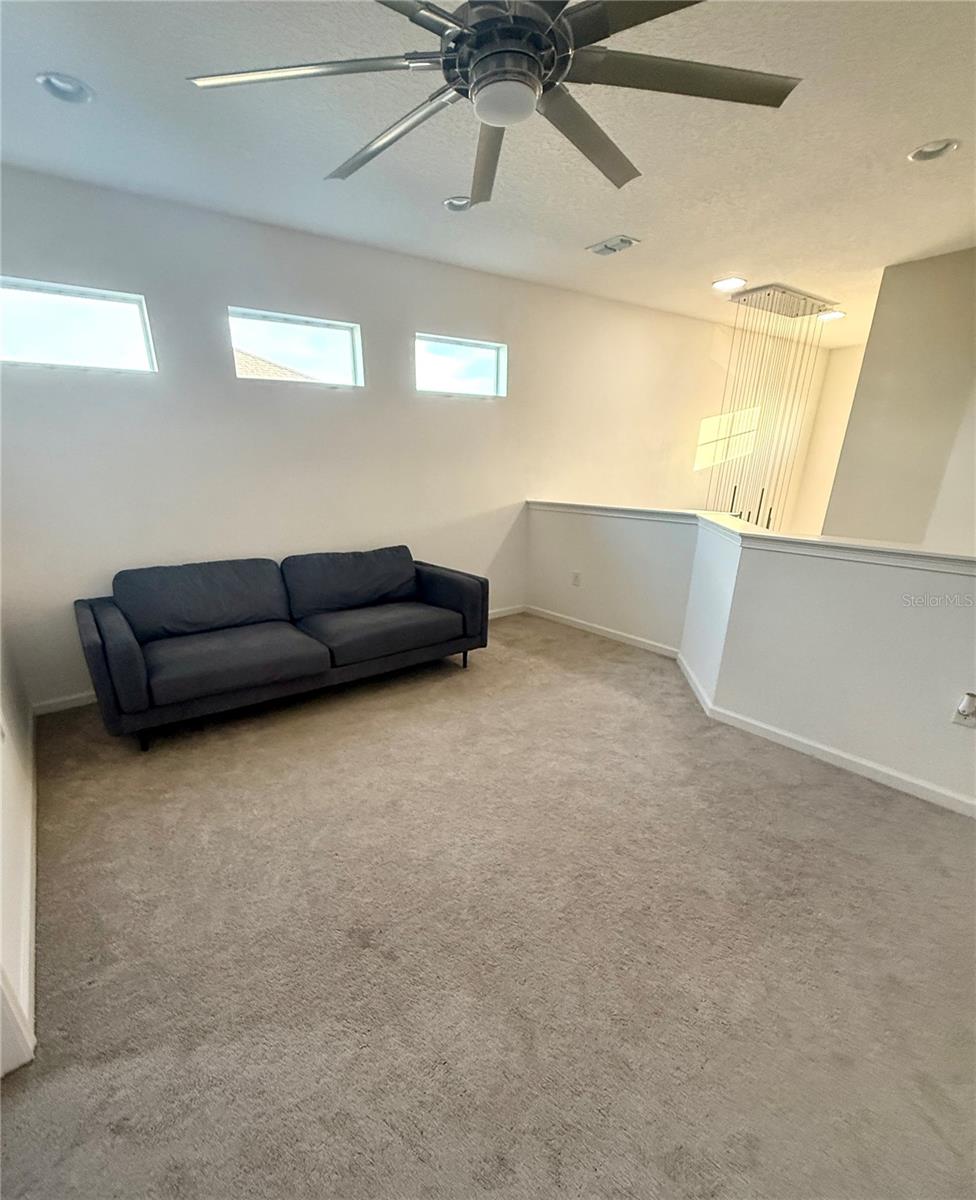 GOLDEN RDG - Residential Lease