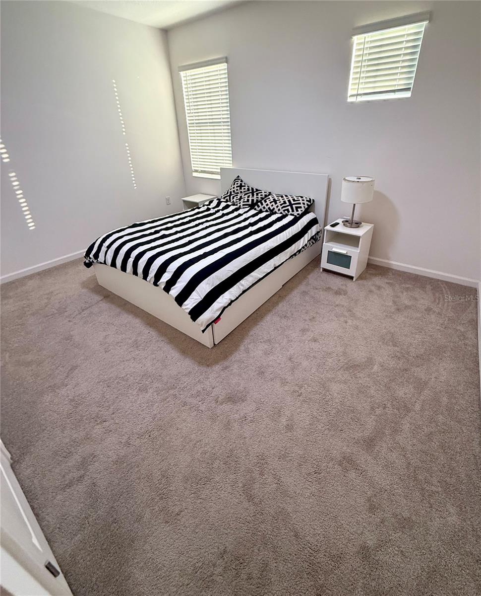 GOLDEN RDG - Residential Lease