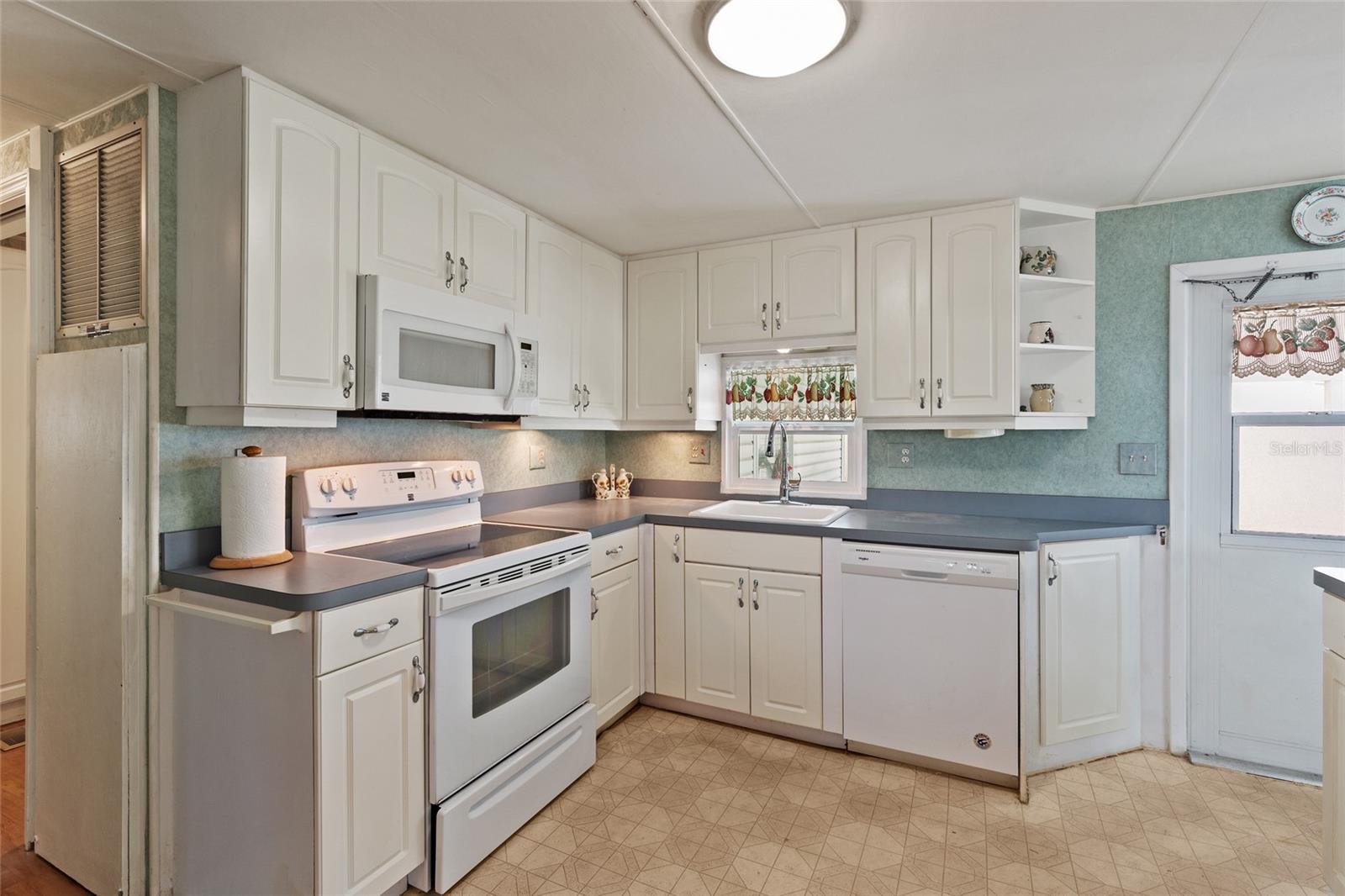 DE SOTO COMMUNITY UNIT ONE - Residential