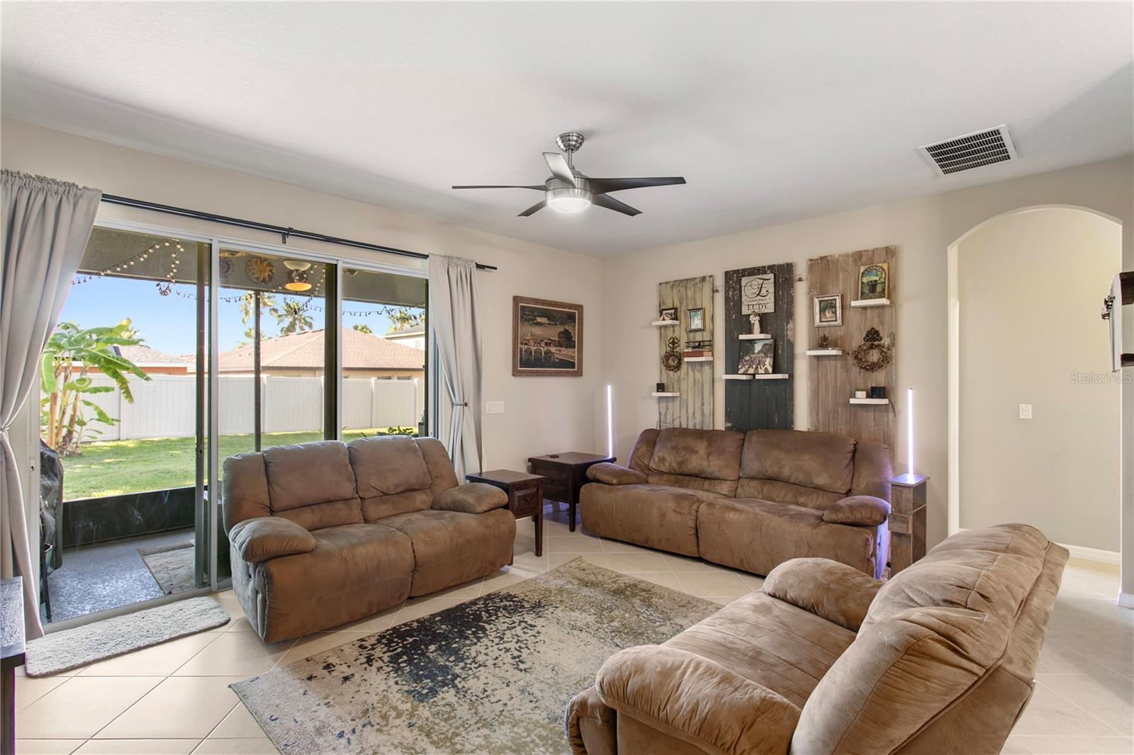 LUCAYA LAKE CLUB PH 1C - Residential