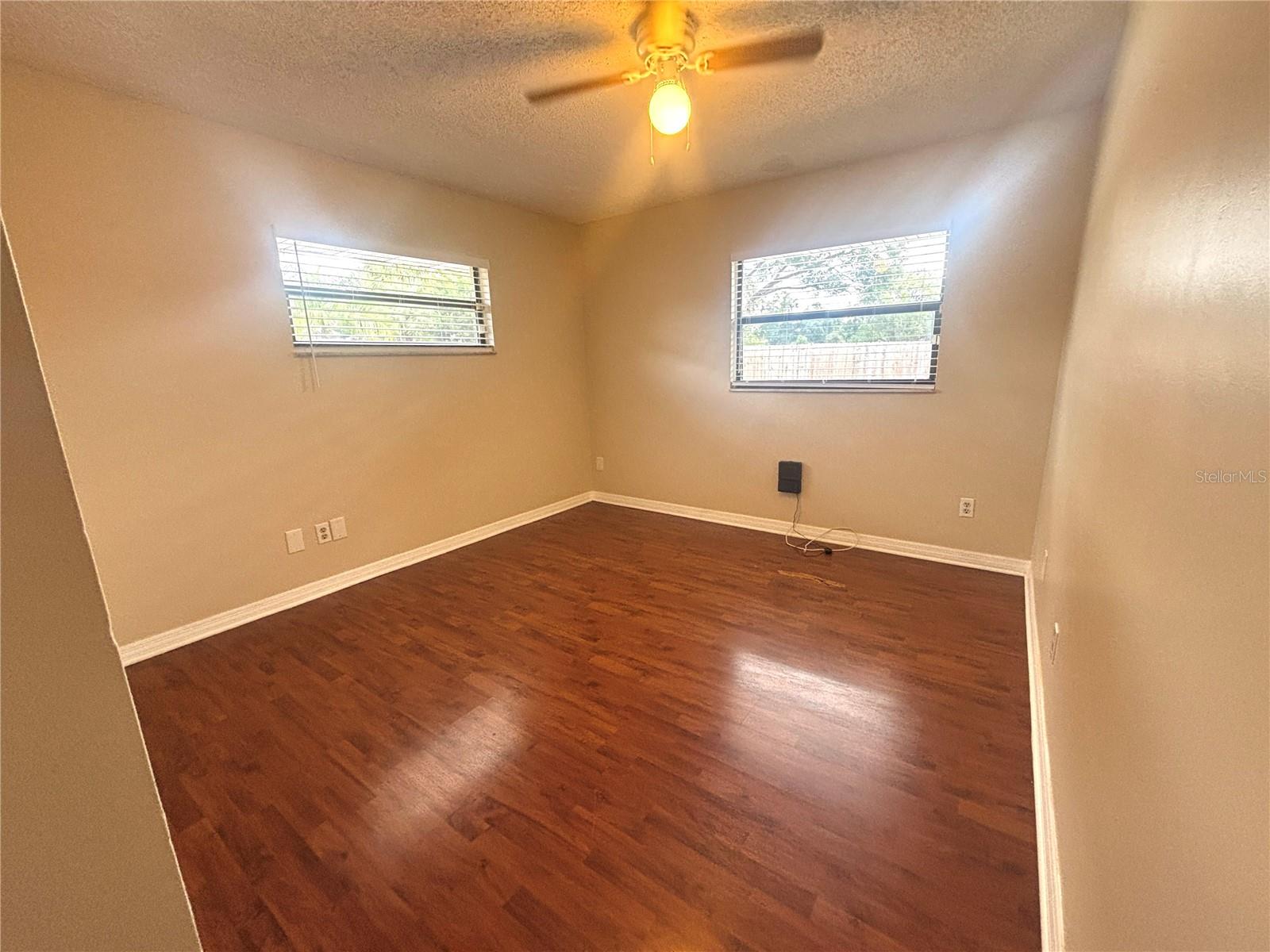BROOKHOLLOW - Residential Lease