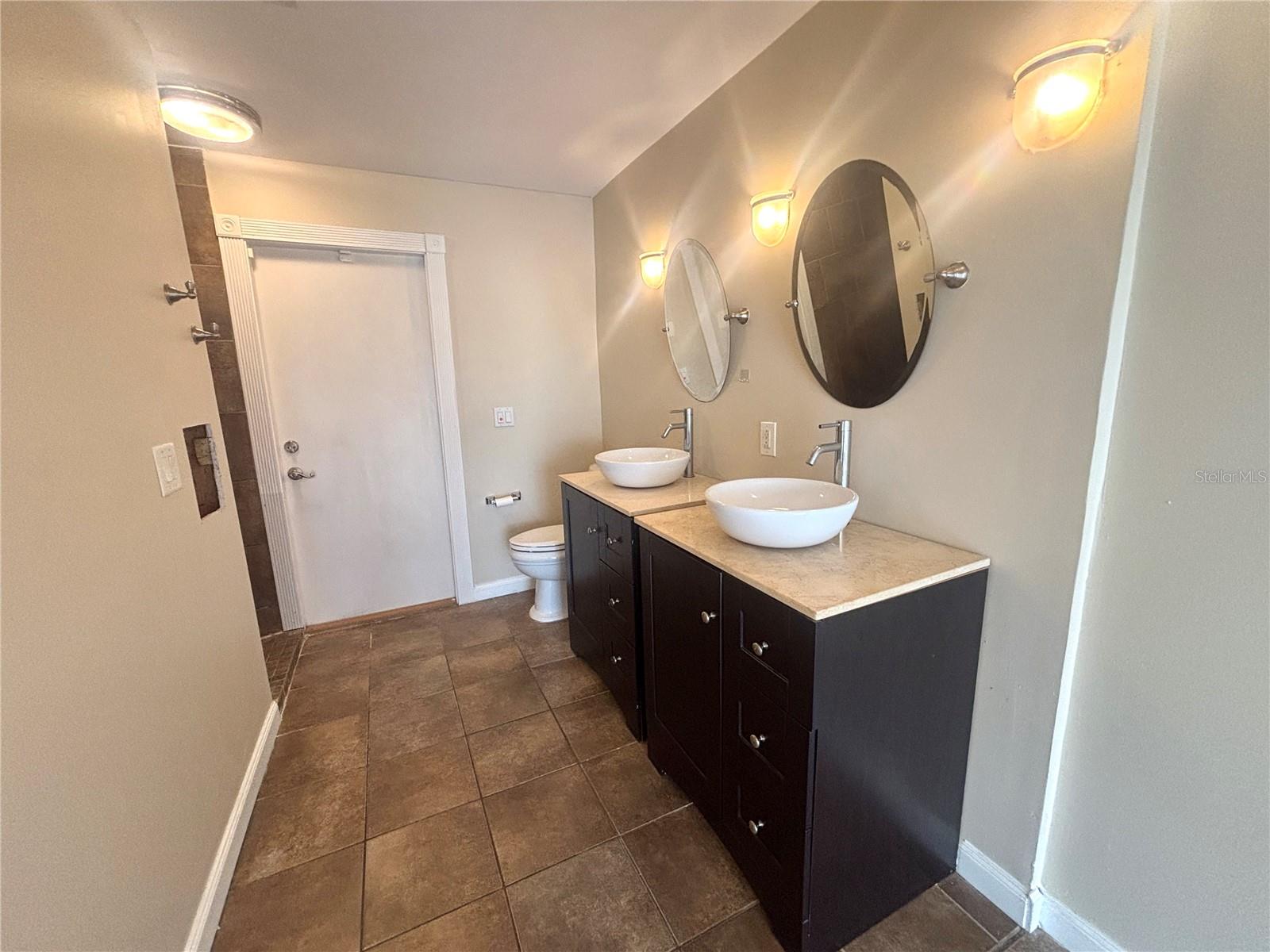 BROOKHOLLOW - Residential Lease