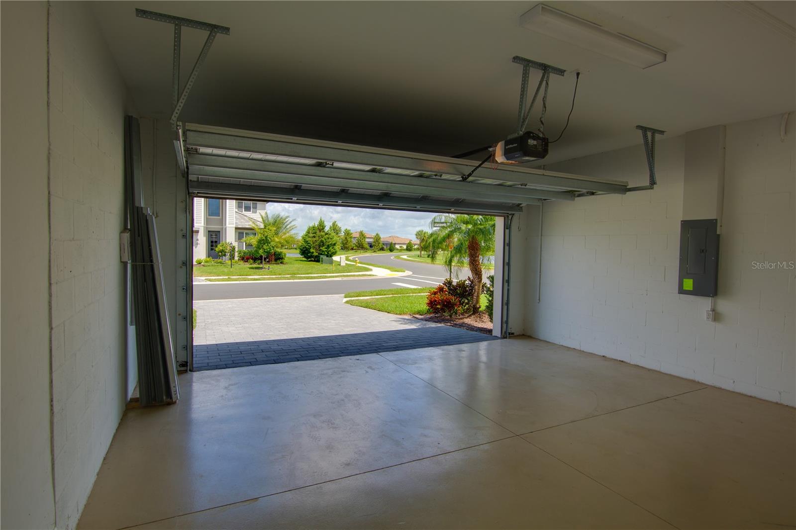 LORRAINE LAKES PH I - Residential Lease