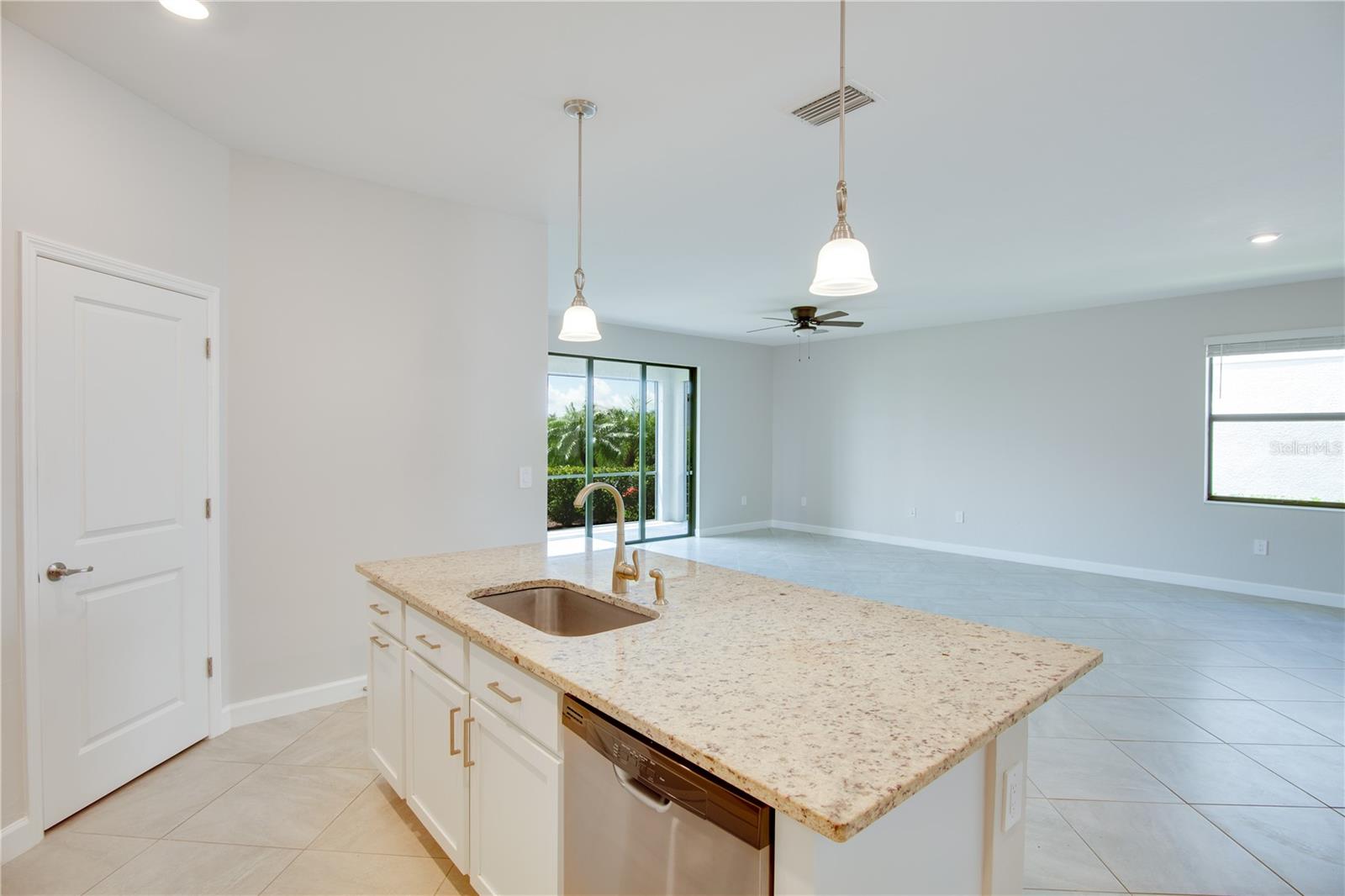 LORRAINE LAKES PH I - Residential Lease