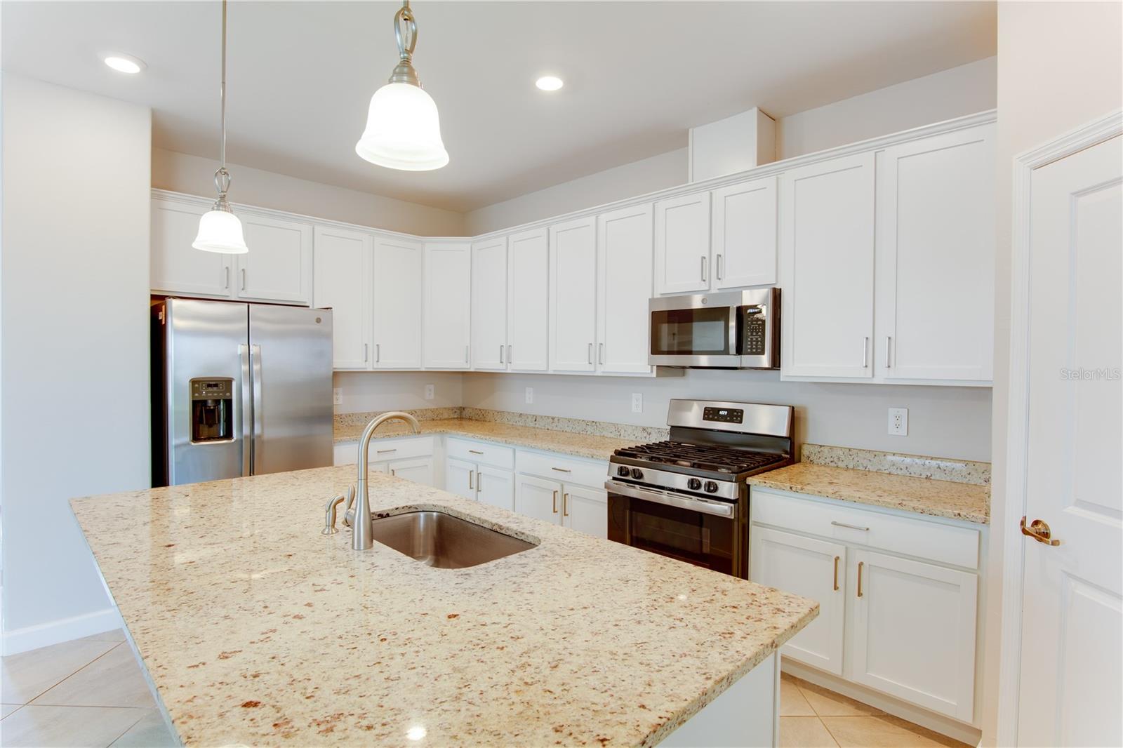 LORRAINE LAKES PH I - Residential Lease